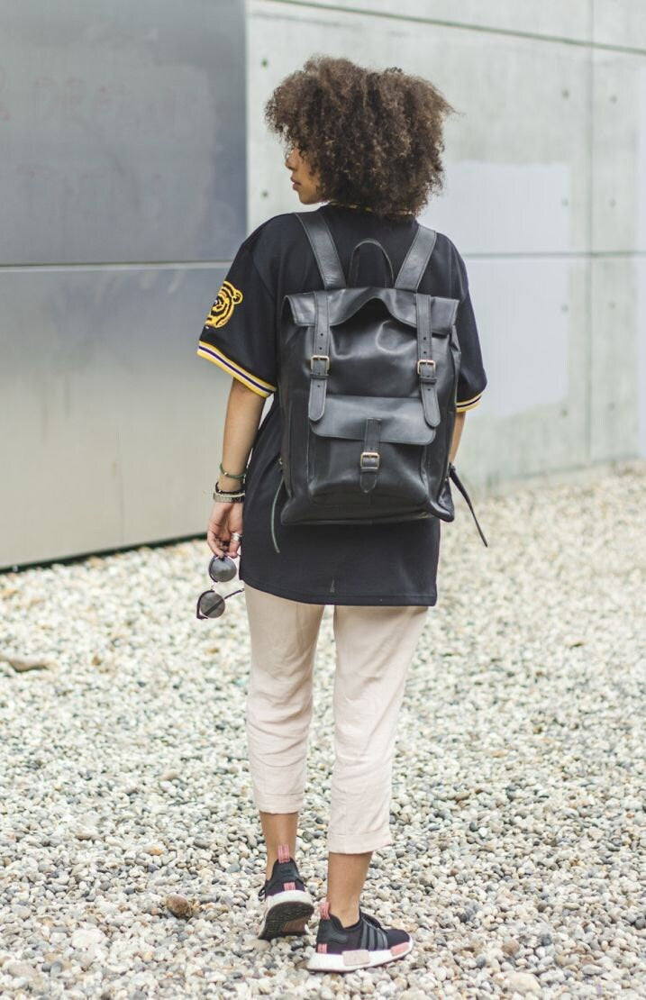 Hunter Leather Messenger Backpack In Matte Black