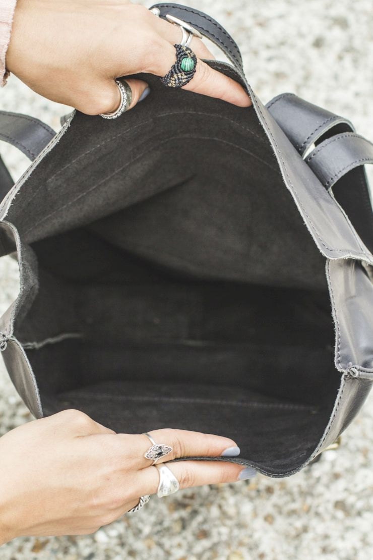 Hunter Leather Messenger Backpack In Matte Black