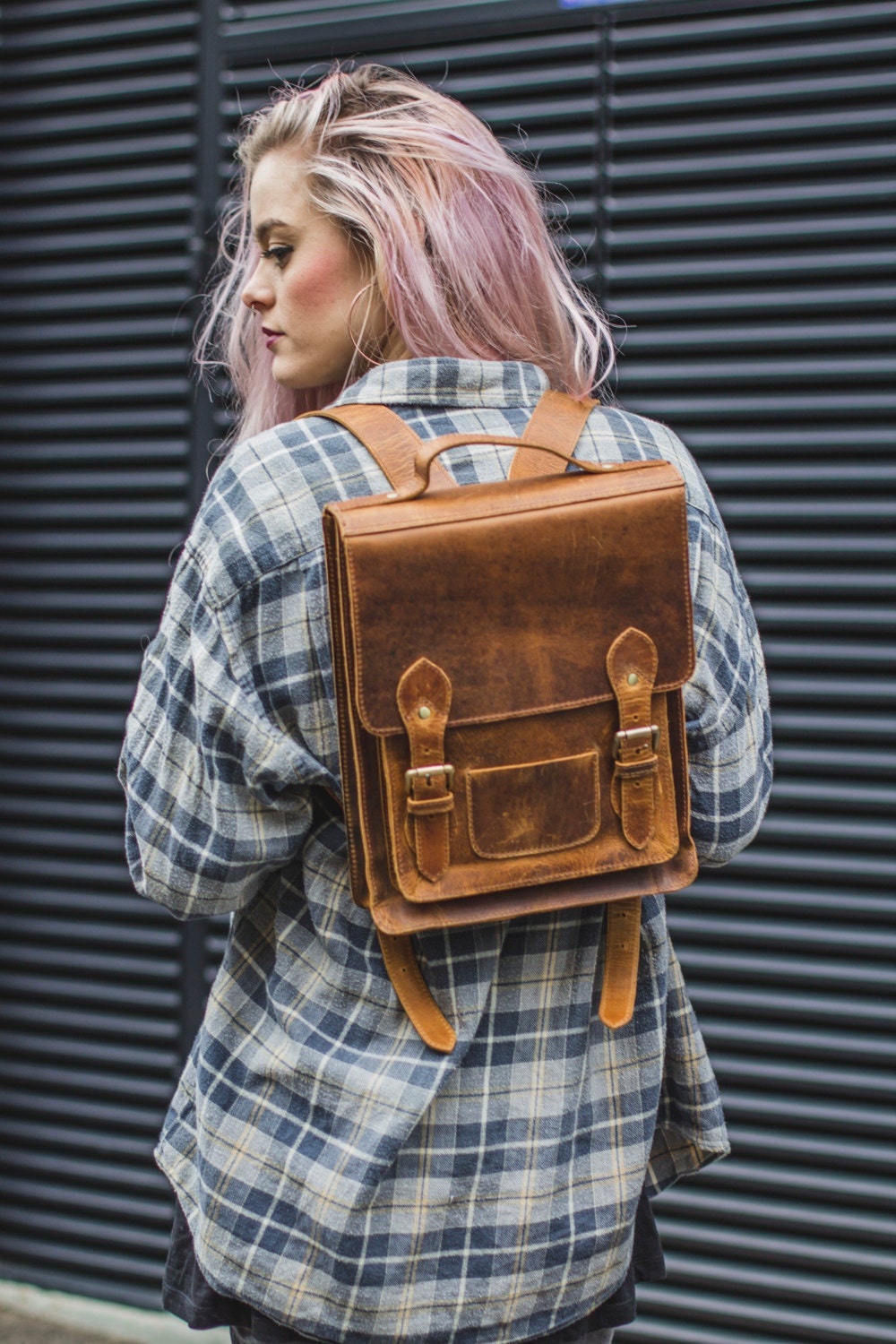 Distressed Hunter Leather Backpack Medium