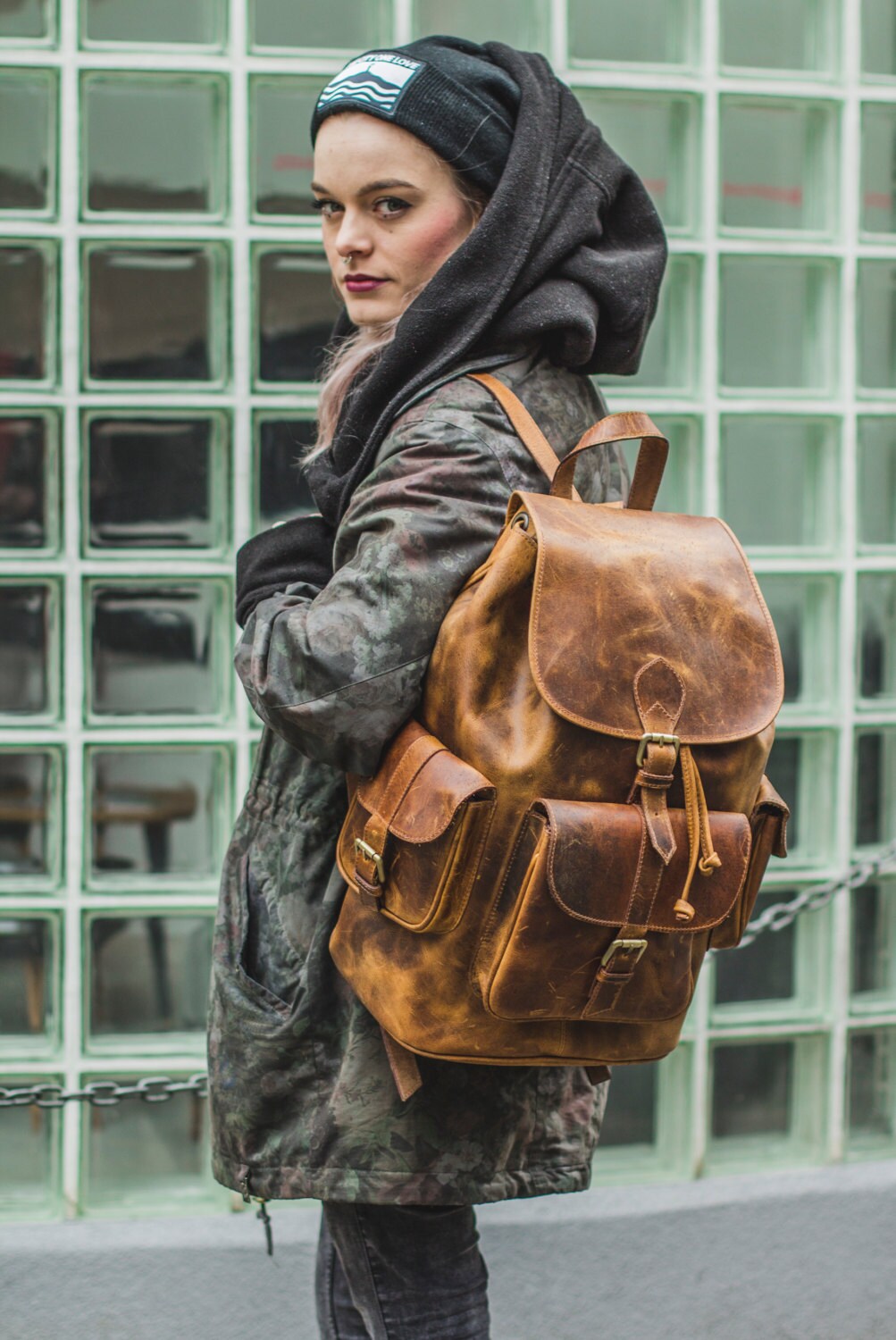 Stressed Brown Hunter Leather Traveller's Rucksack (Exclusive: Large)