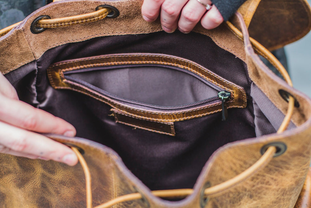 Stressed Brown Hunter Leather Traveller's Rucksack (Exclusive: Large)