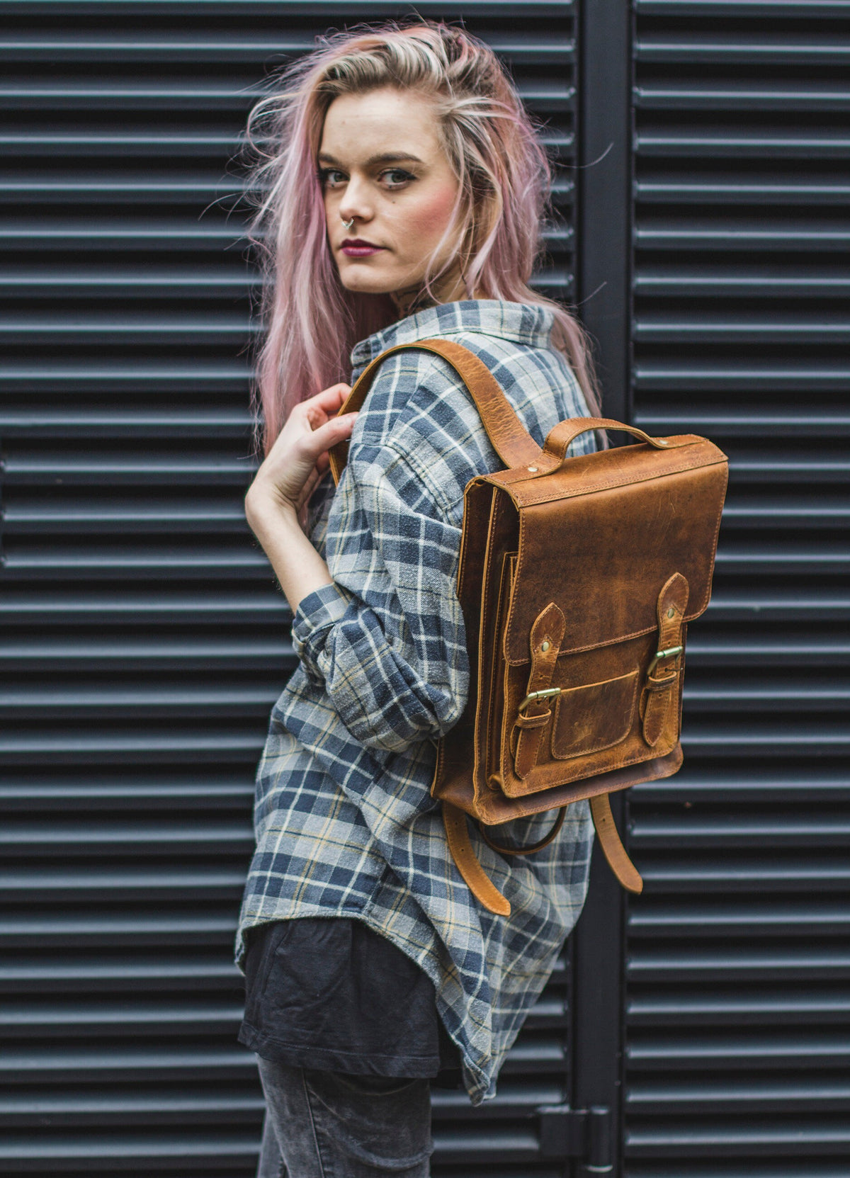 Distressed Hunter Leather Backpack Medium