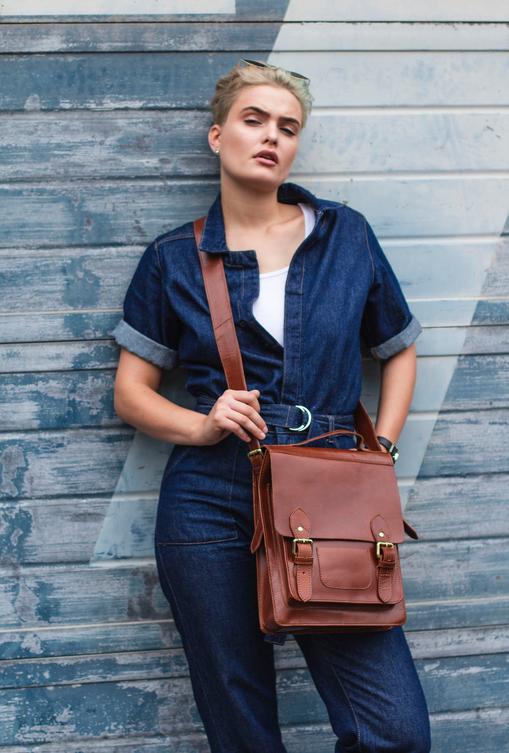 Crossbody Messenger Bag in Gloss Brown Leather