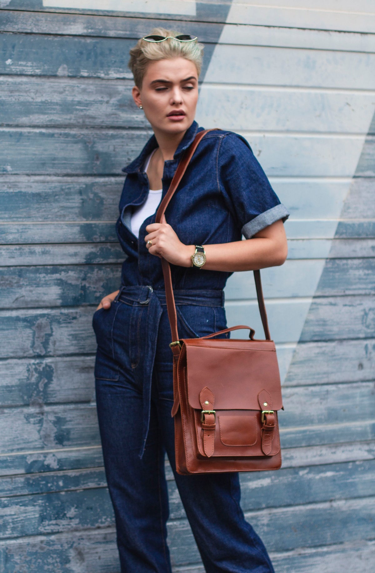 Crossbody Messenger Bag in Gloss Brown Leather