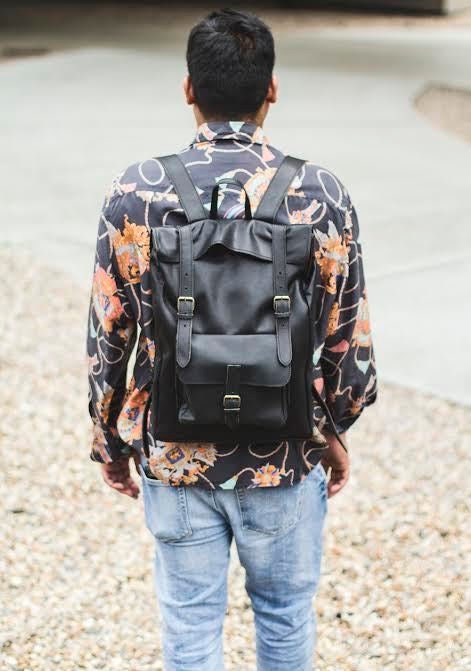Hunter Leather Messenger Backpack In Matte Black