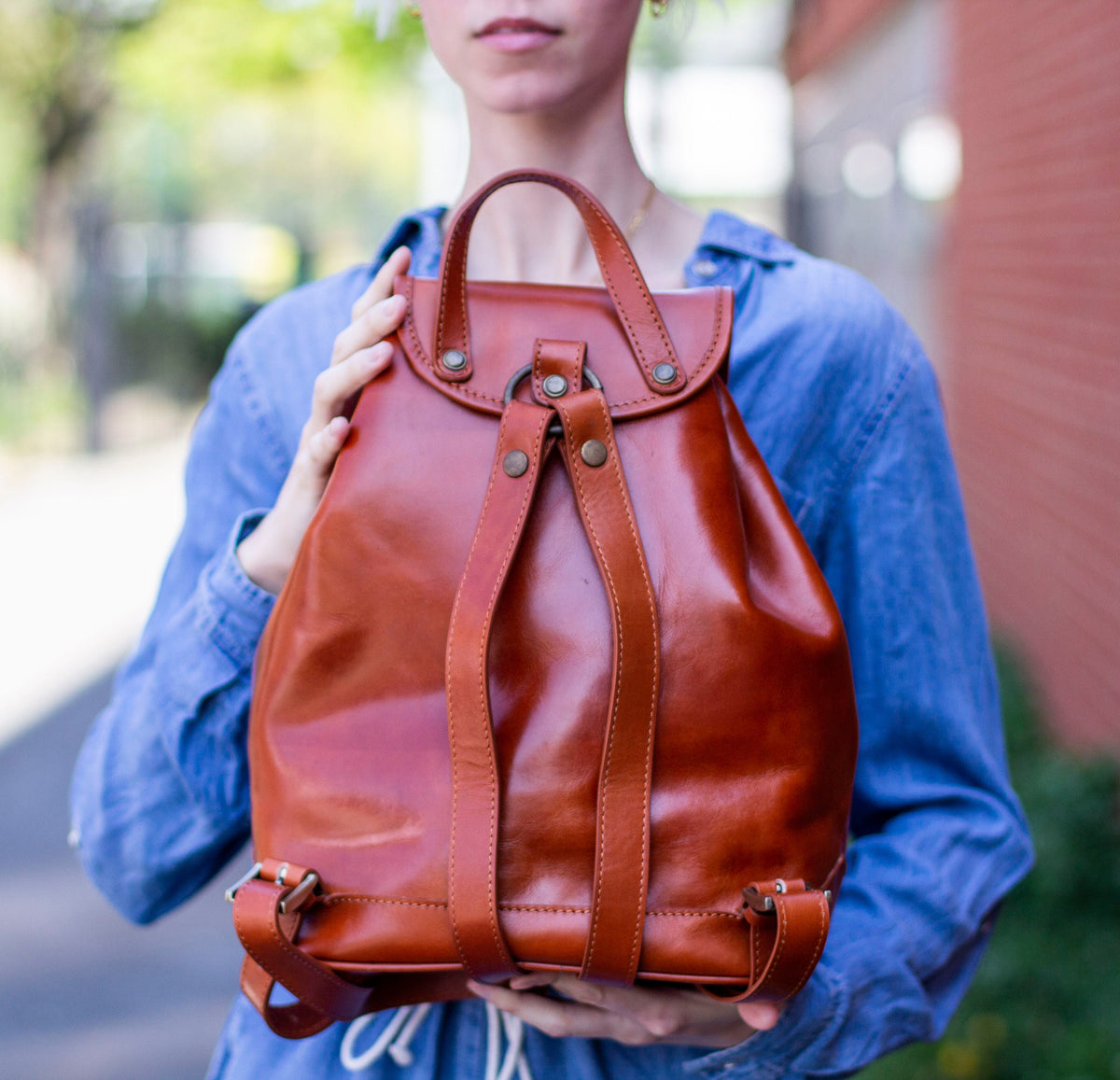 Leather Backpack With Pockets In Matte Tan Brown