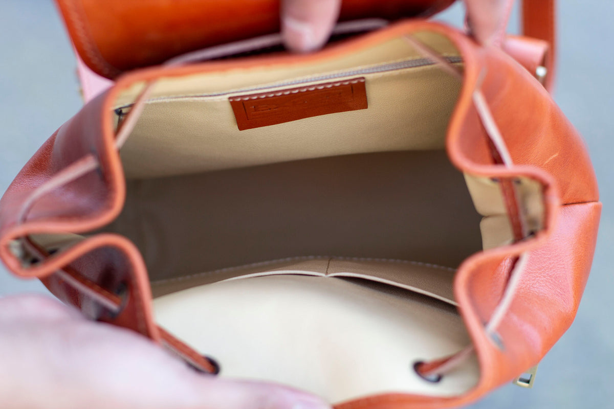 Leather Backpack With Pockets In Matte Tan Brown