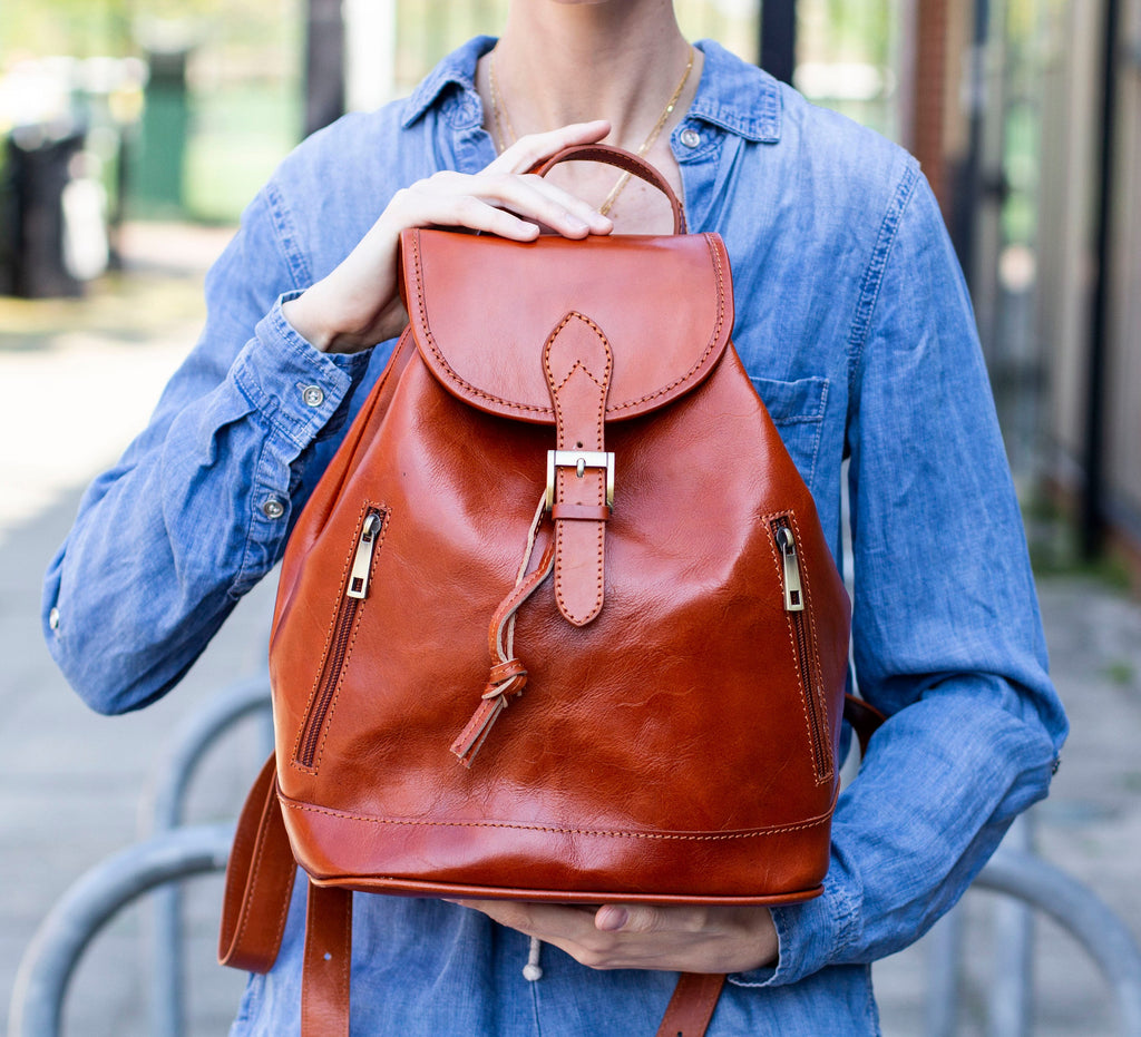 Leather Backpack With Pockets In Matte Tan Brown