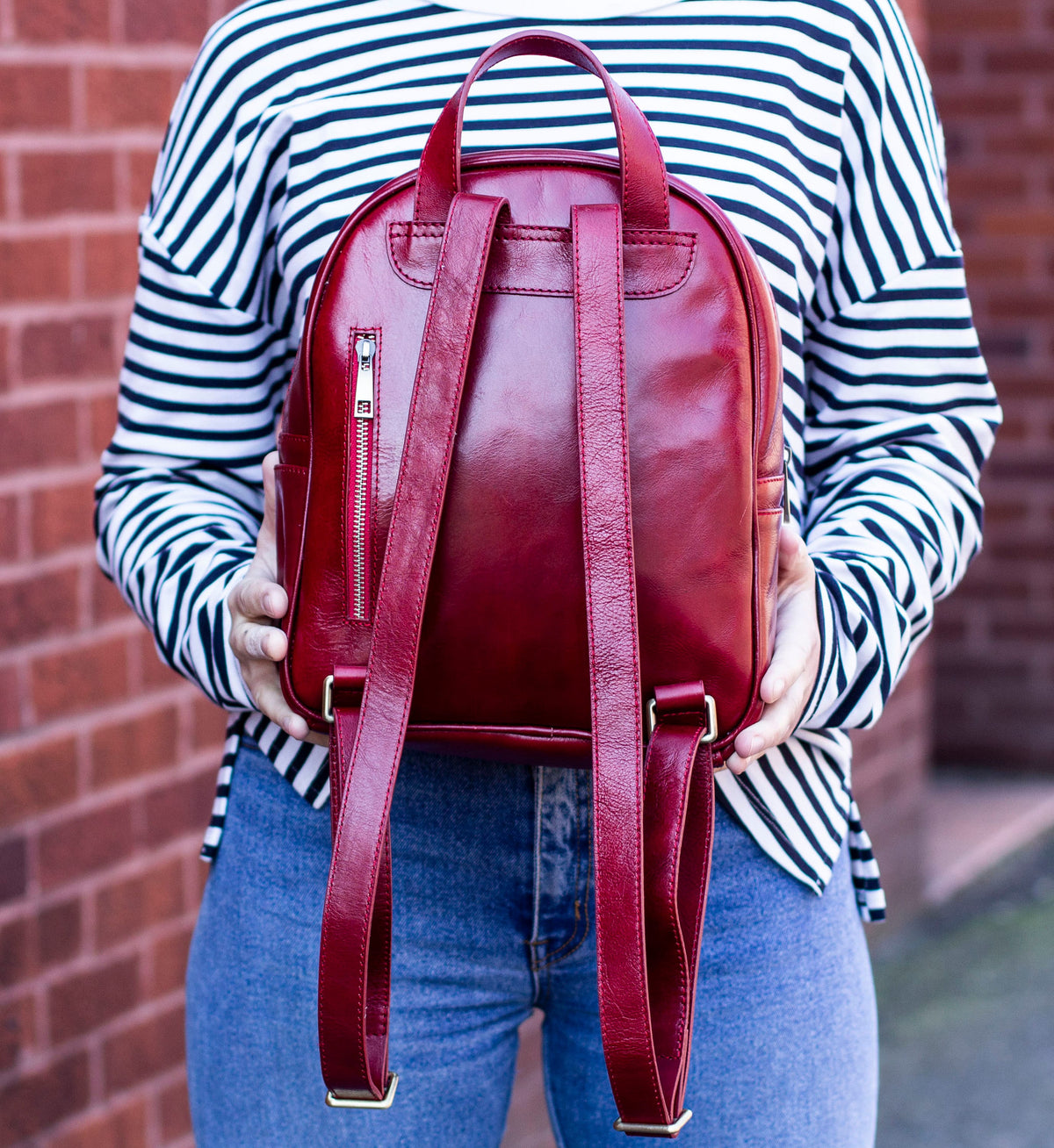 Leather Backpack In Burgundy With Pockets