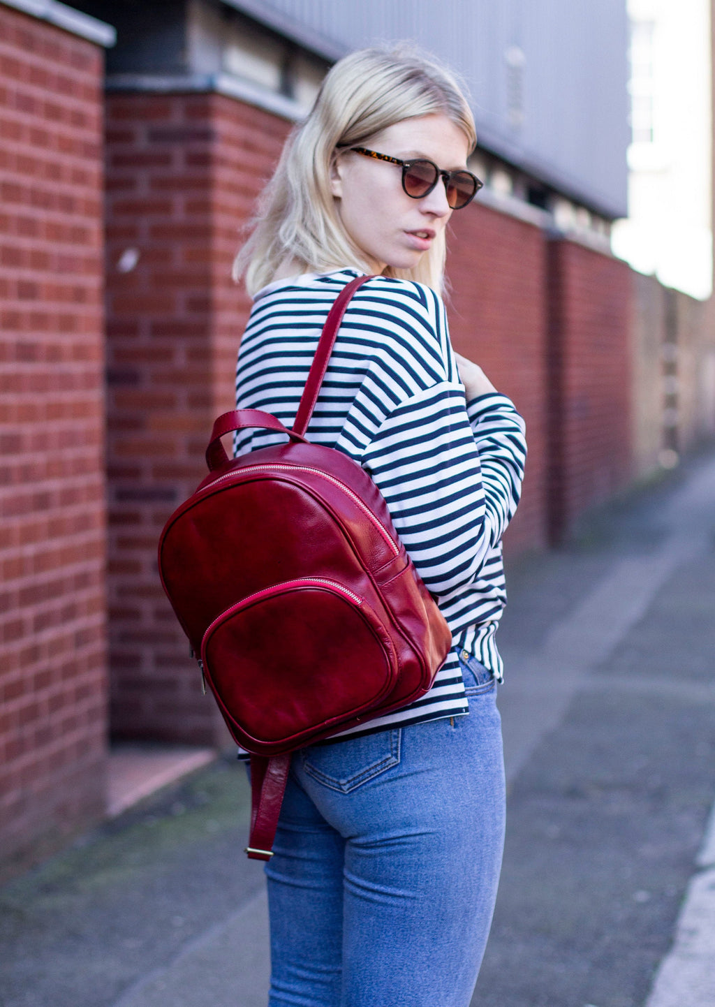 Leather Backpack In Burgundy With Pockets