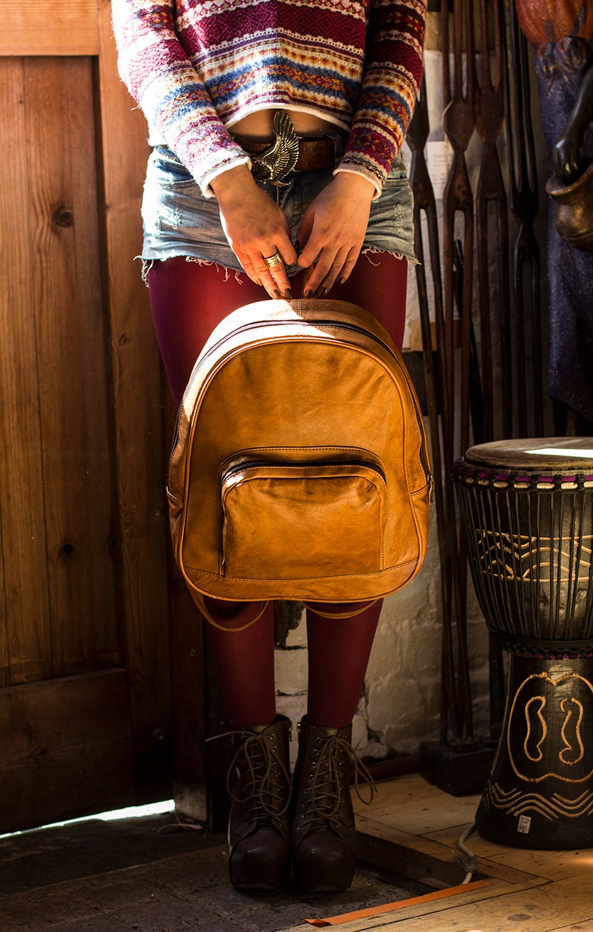 Leather Backpack In Tan Retro Style