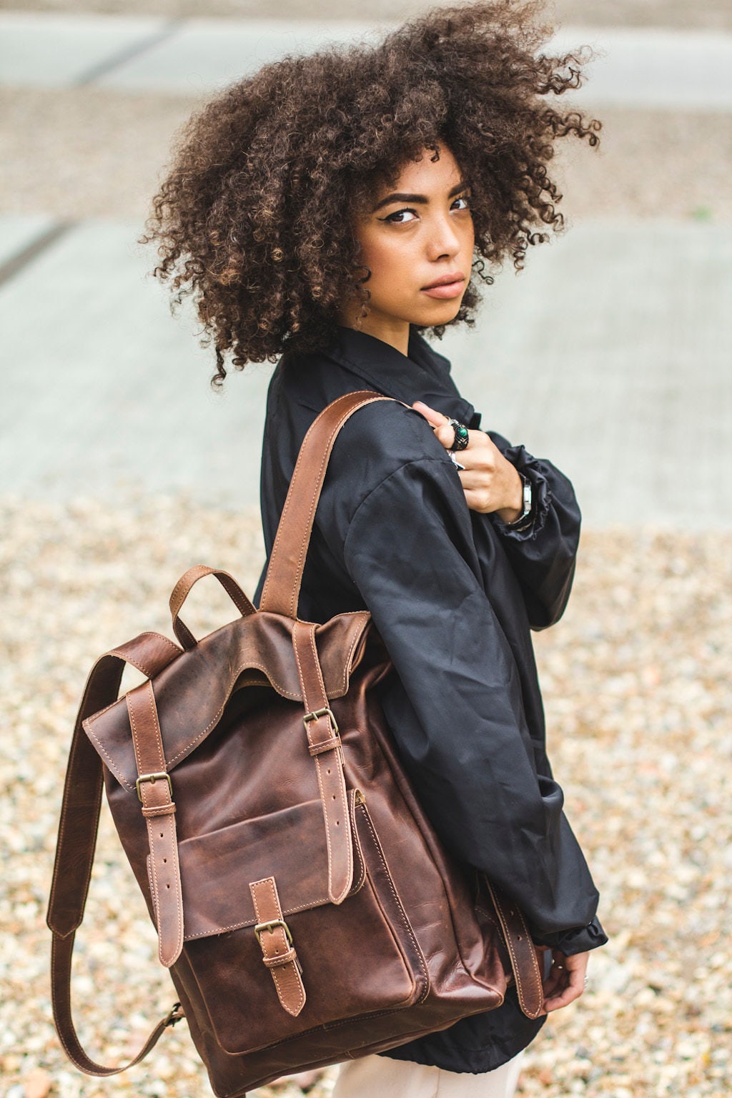 Hunter Leather Messenger Backpack In Dark Brown
