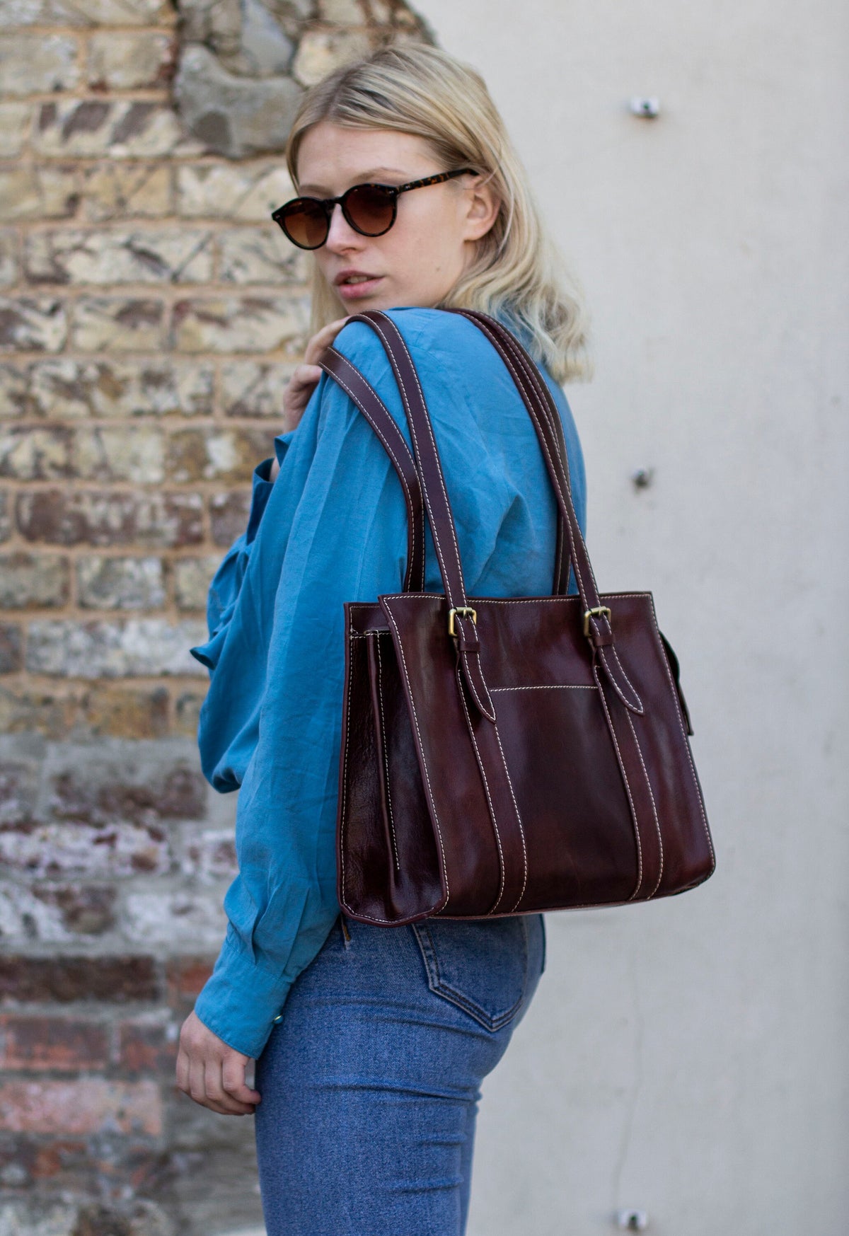 Leather Handbag Shoulder Bag In Matte Brown