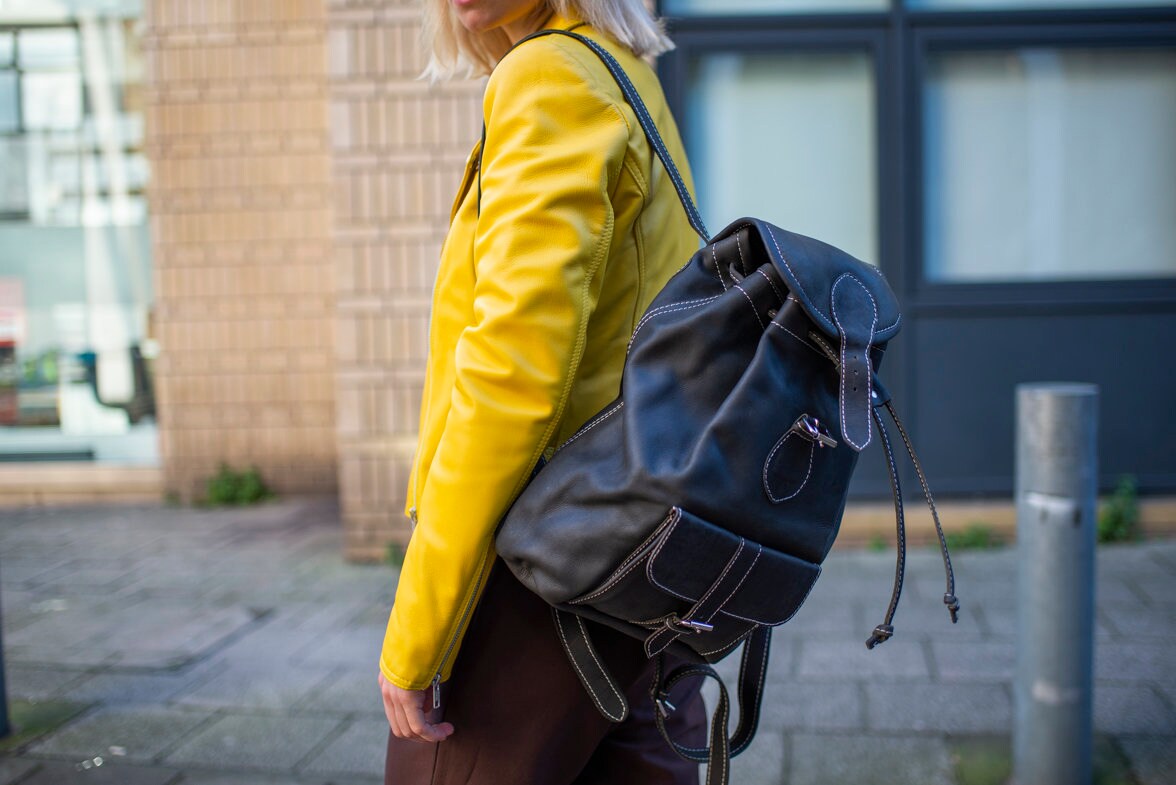 Premium Hunter Leather Rucksack In Black