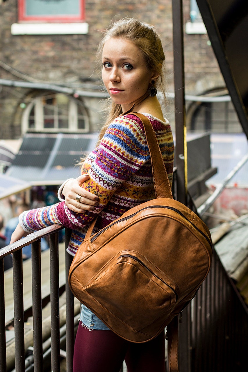 Leather Backpack In Tan Retro Style